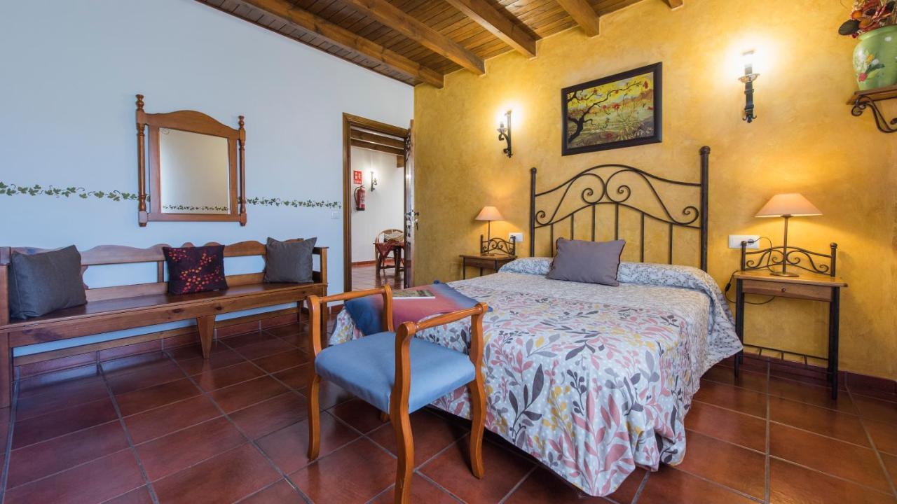 Los Laureles Casa Rural Urda Exterior photo
